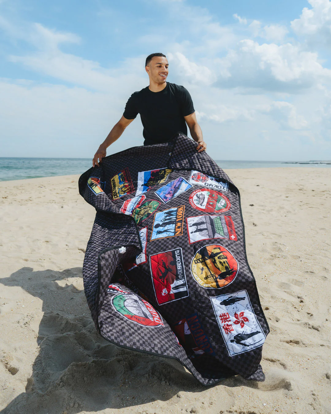 GLOBAL MOGUL UNLIMITED MILES PACKABLE BEACH MAT BLANKET WATER RESISTANT CONVERTIBLE TOTE - Image 4