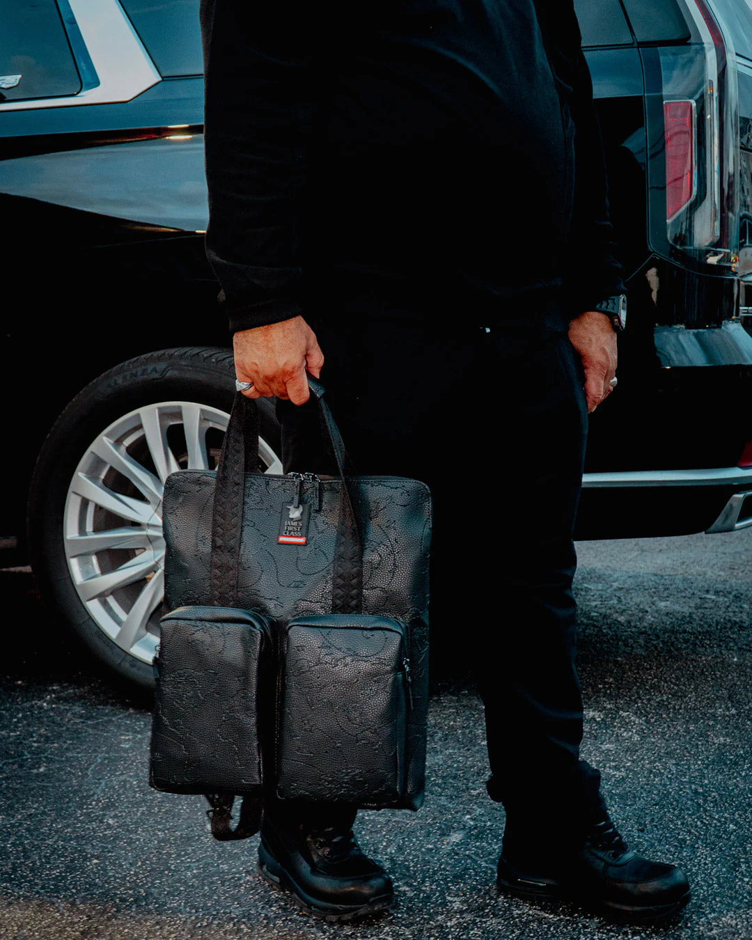 JAMES FIRST CLASS TYCOON TRAVELER CROSSOVER MESSENGER BAG - Image 8