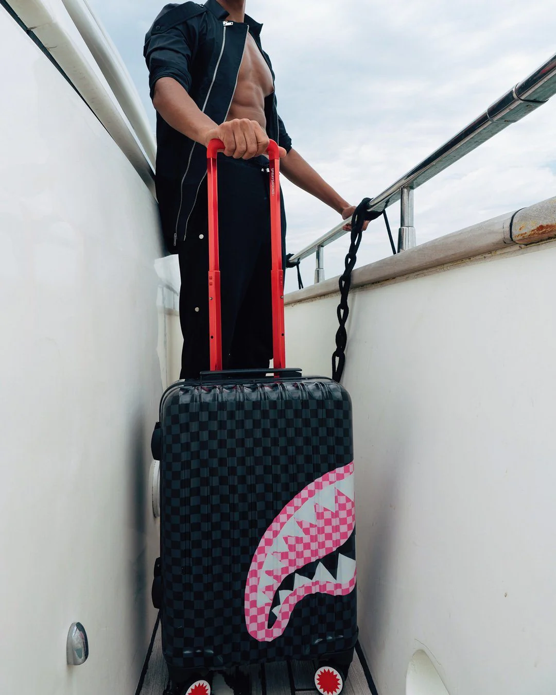 SHARKS IN CANDY CARRY-ON LUGGAGE - Image 4