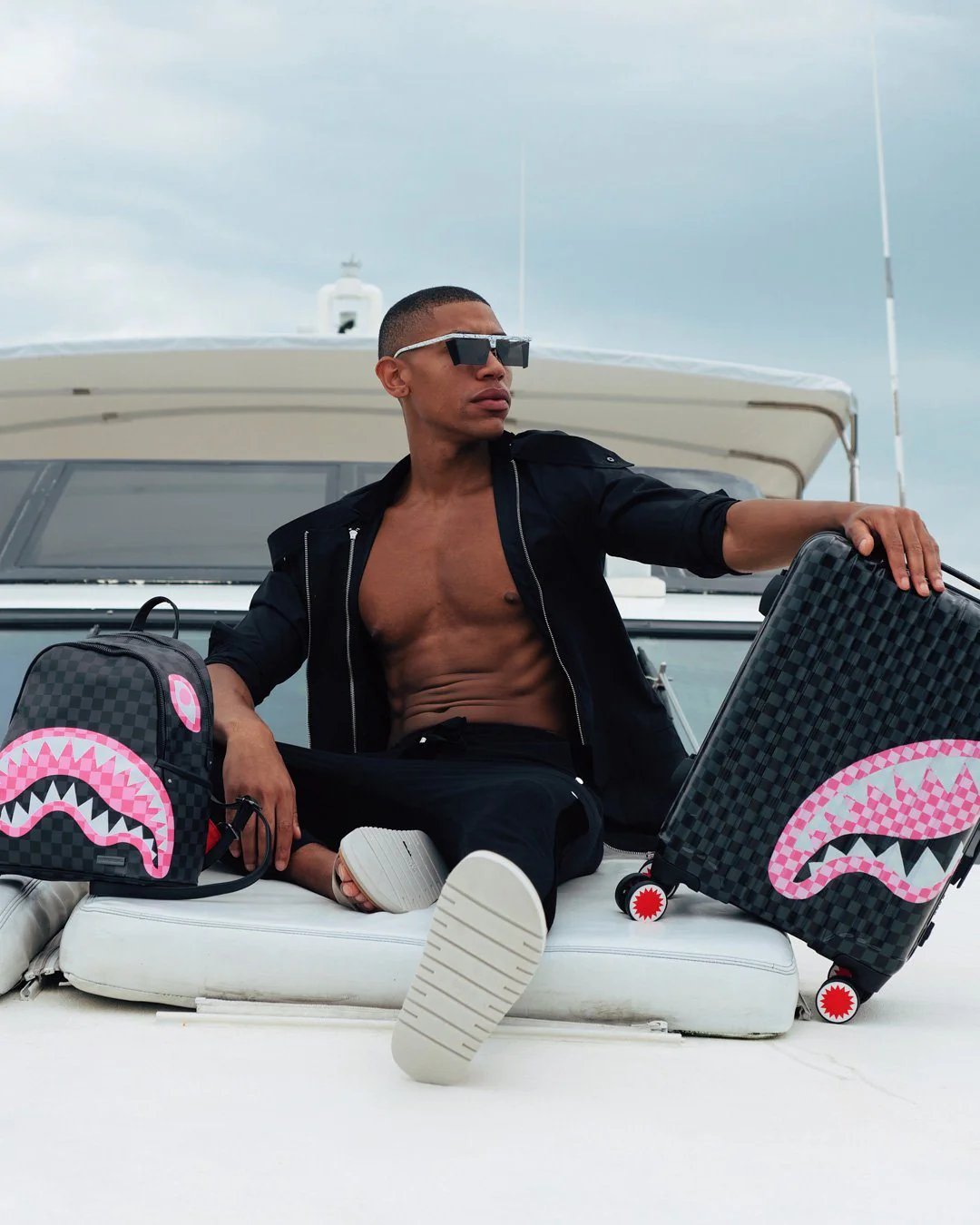 SHARKS IN CANDY CARRY-ON LUGGAGE - Image 8