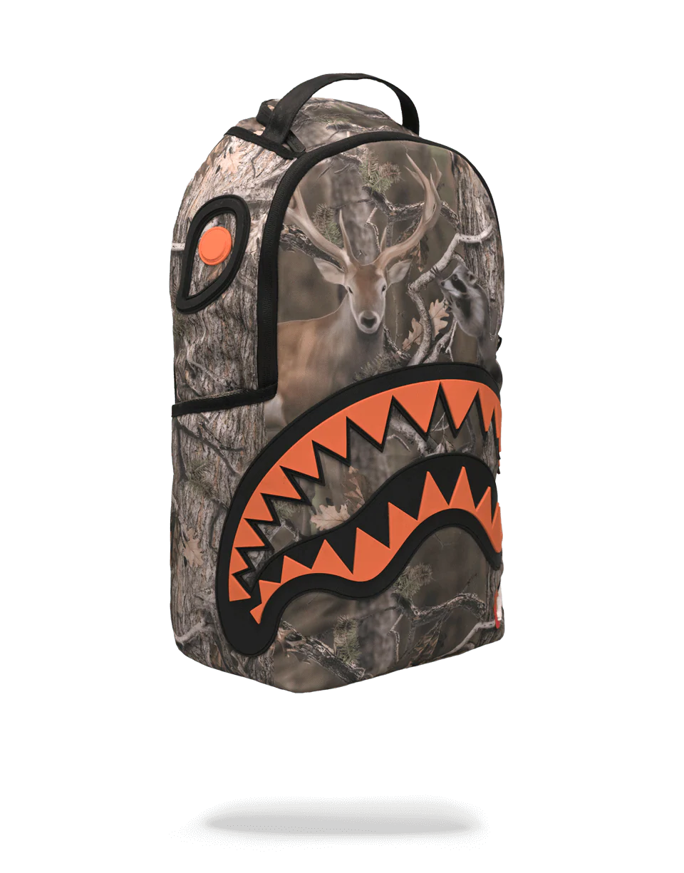 WILD LIFE HUNTER RUBBER SHARK BACKPACK - Image 2